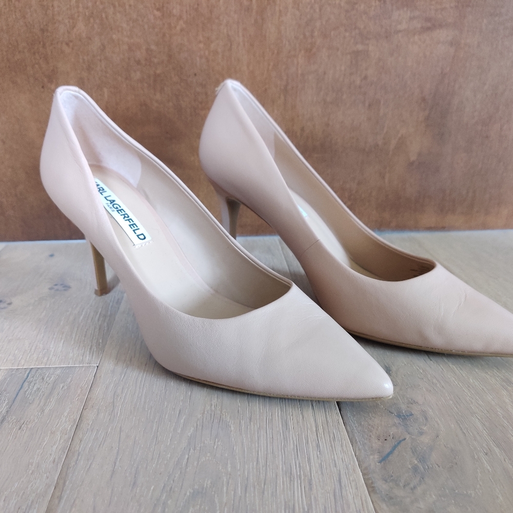 Karl Lagerfeld blush pump
